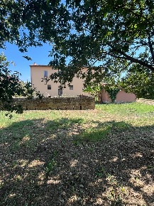 Foto Casale a Peccioli Centro di 465 m² con 7 locali in vendita