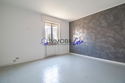 Foto Appartamento a Livorno Pontino - Bastia di 100 m² con 4 locali