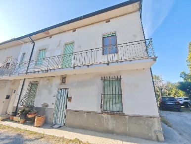 Foto Appartamento a Ponsacco di 260 m² con 11 locali in vendita