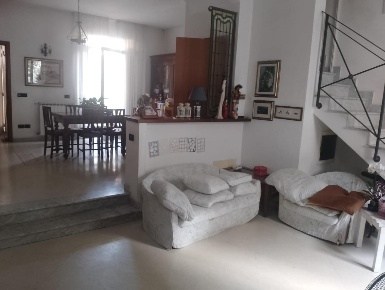 Foto Casa indipendente a Viareggio Centro di 150 m² con 6 locali in vendita