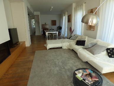 Foto Villa unifamiliare a Campiglia Marittima Venturina di 320 m²