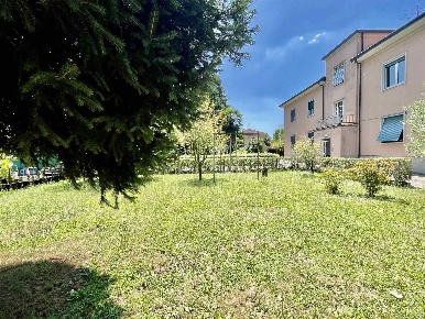 Foto Appartamento in via montecatini, Cogliate Centro di 120 m² in vendita