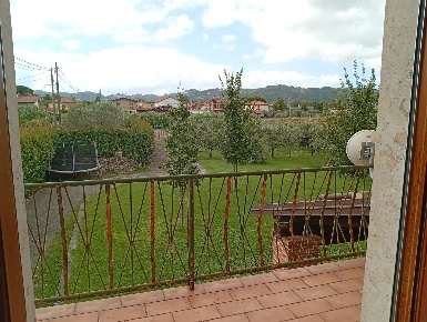 Foto Appartamento a Santo Stefano di Magra Centro di 130 m² con 5 locali