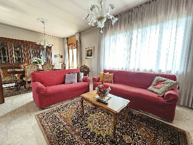 Foto Appartamento a Abano Terme Piazze - Duomo di 170 m² con 5 locali
