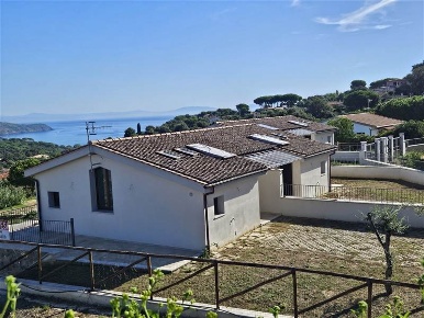 Foto Villa bifamiliare a Capoliveri Centro di 90 m² con 3 locali in vendita