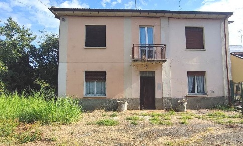 Foto Casa indipendente a Stradella Centro di 200 m² con 8 locali in vendita