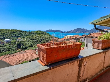 Foto Casa indipendente a La Spezia di 225 m² con 7 locali in vendita