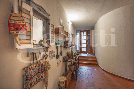 Foto Casa indipendente a Sinnai di 299 m² con 5 locali in vendita