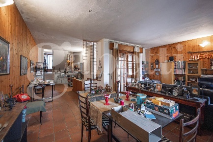 Foto Casa indipendente a Sinnai Centro di 299 m² con 5 locali in vendita