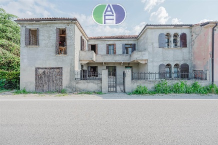 Foto Villa bifamiliare in Via Desman 100, Santa Maria di Sala di 140 m²