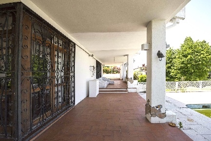 Foto Villa unifamiliare a Coriano Gaiofana di 398 m² con 13 locali
