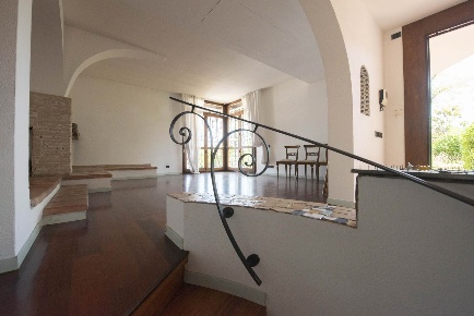 Foto Villa unifamiliare a Coriano Gaiofana di 398 m² con 13 locali