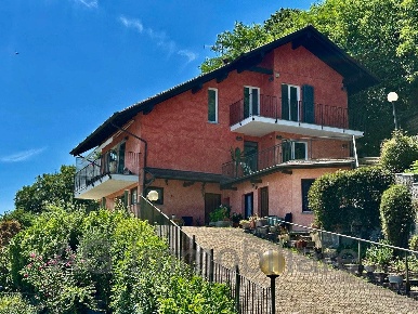 Foto Villa unifamiliare in VIA MOTTARONE 2, Stresa Levo di 300 m²