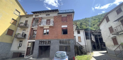 Foto Rustico in SELVETTA, Forcola di 202 m² con 10 locali in vendita