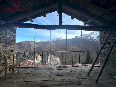Foto Baita a Monterosso Grana Centro di 142 m² con 10 locali in vendita