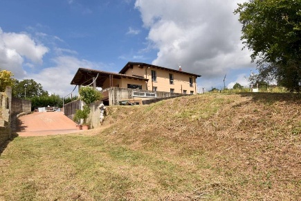 Foto Villa unifamiliare in via Roma, Vigliano d'Asti Centro di 568 m²