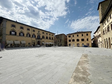 Foto Appartamento in Via Santa Caterina, Sansepolcro di 150 m² con 8 locali