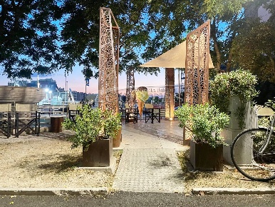 Foto Locale commerciale a Fano di 20 m² con 4 locali in vendita