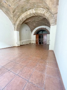 Foto Locale commerciale a Umbertide di 80 m² con 2 locali in affitto