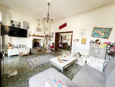 Foto Appartamento in Via Bernardino da Siena, Arezzo di 113 m² con 3 locali
