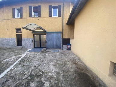 Foto Laboratorio in Via Conte Verde, Varese Bizzozzero di 70 m² in affitto