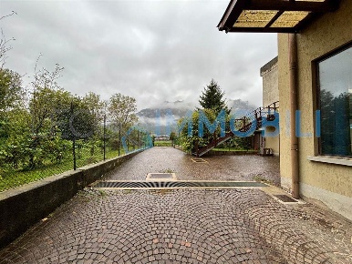 Foto Capannone industriale in via al lago, Lecco Maggianico - Bione