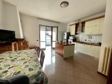 Foto Appartamento in Via Monte Confinale, Varese Valle Olona di 100 m²