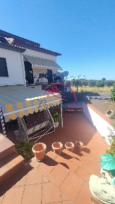 Foto Villa a schiera a Portocannone di 280 m² con 5 locali in vendita