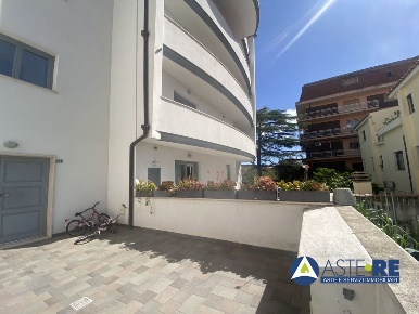 Foto Appartamento in C.so Vittorio Veneto, Olbia Santa Maria di 295 m²