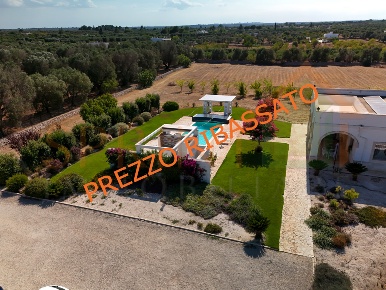 Foto Villa unifamiliare a Ostuni di 125 m² con 4 locali in vendita