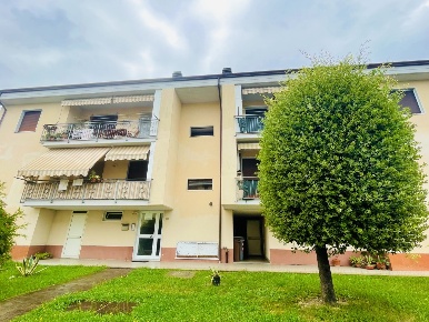 Foto Appartamento a Sarzana di 85 m² con 4 locali in vendita