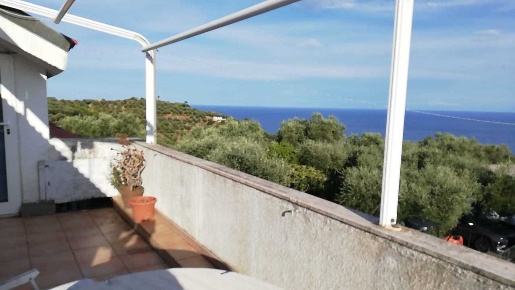 Foto Mansarde in Strada del colle, Imperia Poggi di 85 m² con 3 locali