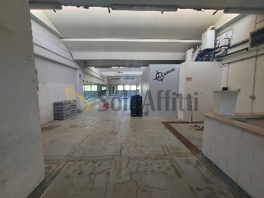 Foto Capannone industriale a Sesto Fiorentino Sesto Città di 200 m²