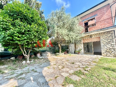 Foto Villa bifamiliare in Via Val di Nievole 2, Bientina Quattro Strade