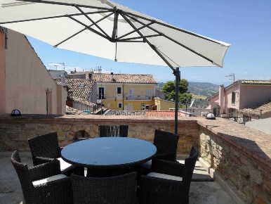 Foto Villa unifamiliare a Silvi Silvi Alta di 300 m² con 6 locali
