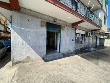 Foto Locale commerciale a Giugliano in Campania di 50 m² con 1 locali