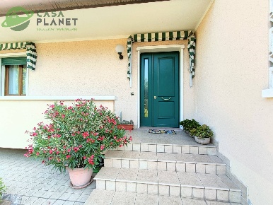 Foto Villa bifamiliare in via ronzinella, Mogliano Veneto Centro di 200 m²