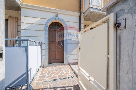 Foto Appartamento in Via Manfrassina, Viadana Centro di 84 m² con 3 locali