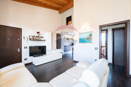 Foto Appartamento in Via Manfrassina, Viadana Centro di 84 m² con 3 locali