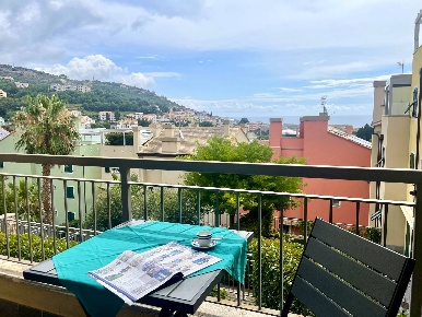 Foto Appartamento in Via Cascione, Pietra Ligure Centro di 48 m² in vendita
