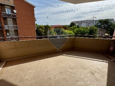 Foto Appartamento in Via Salvatore Coradduzza, Sassari di 90 m² in vendita