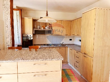 Foto Case semi ndipendenti in san giorgio, Cremeno Centro di 180 m²