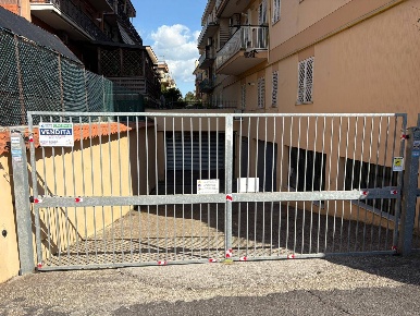 Foto Box in Via Melpomene, Roma Torre Angela di 55 m² in vendita
