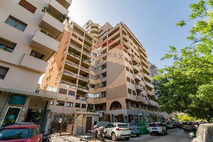 Foto Ufficio in Via Marchese Ugo, Palermo Libertà - Villabianca di 100 m²