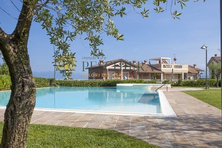 Foto Appartamento in Via Giovanni Paolo II, Castelnuovo del Garda di 150 m²