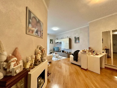 Foto Appartamento in Fratelli Cervi, Desio di 105 m² con 3 locali