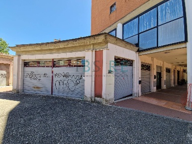 Foto Negozio in Piazza Leonardo Sciascia, Roma Talenti - Monte Sacro
