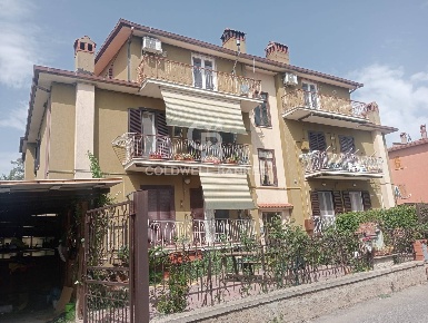 Foto Appartamento in Via Nicola Capotondi, Sutri Centro di 120 m²