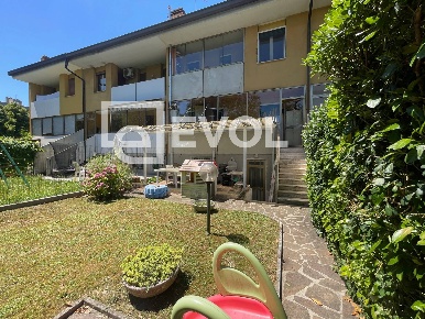 Foto Villa a schiera in Via Vittorio Cadel, Udine Via Cividale di 177 m²
