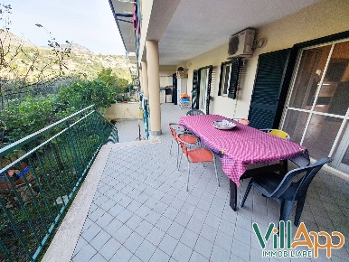 Foto Appartamento in Via Antonio Canova, Fondi Centro di 115 m² in vendita